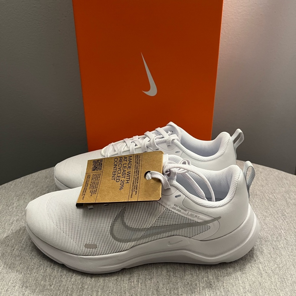 Nike Downshifter 12 White Silver Running Women’s Shoe Size 8.5 DD9294-100 - Picture 5 of 11